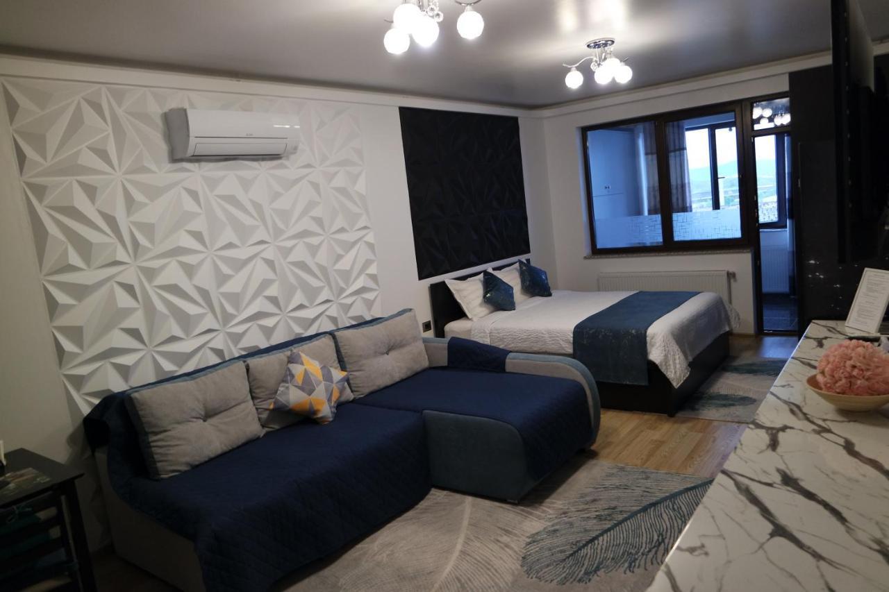 Apartment Ks Braşov Exteriör bild
